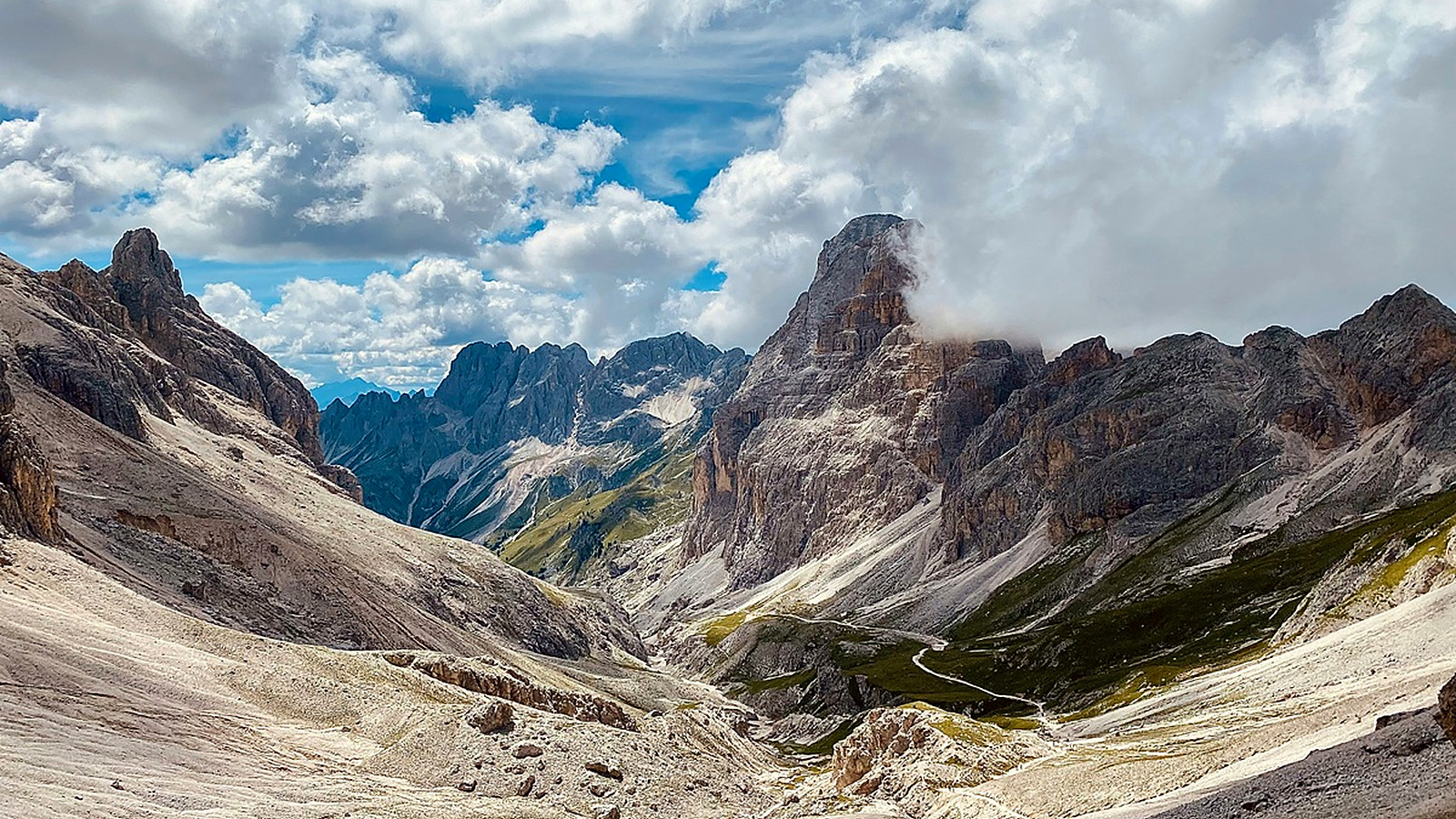 Roda di Vael e il monumento Christomannos