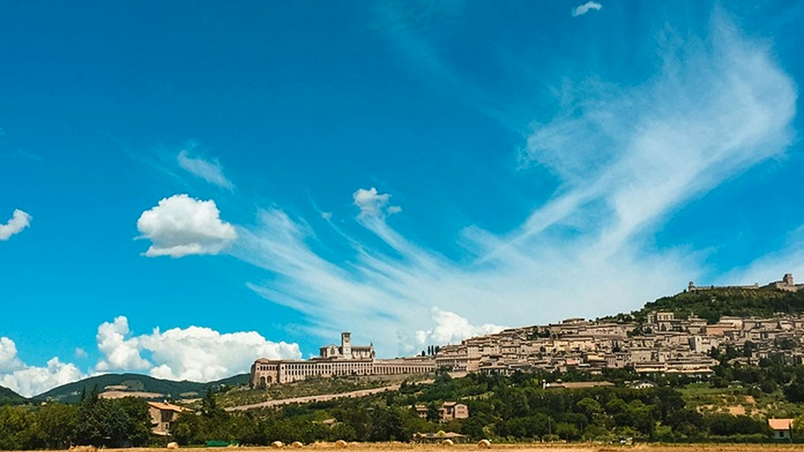 Sui passi di San Francesco, da Gubbio ad Assisi — Umbria · Da Gubbio ad Assisi